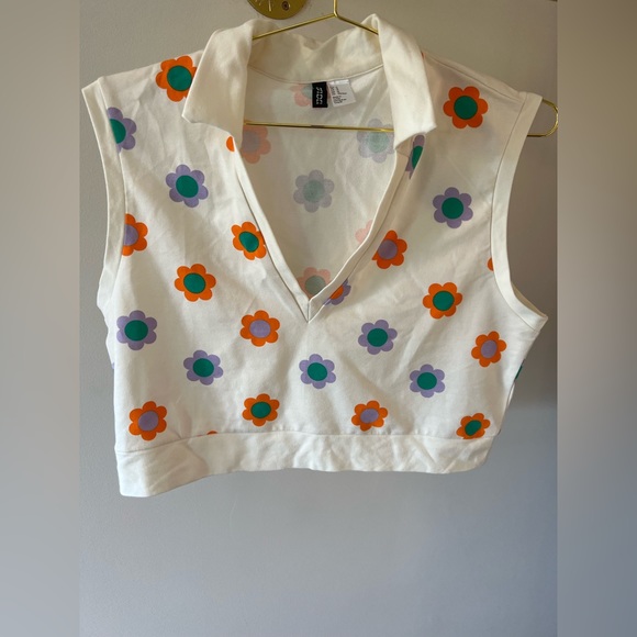 70s Flower Print Top - Picture 2 of 5